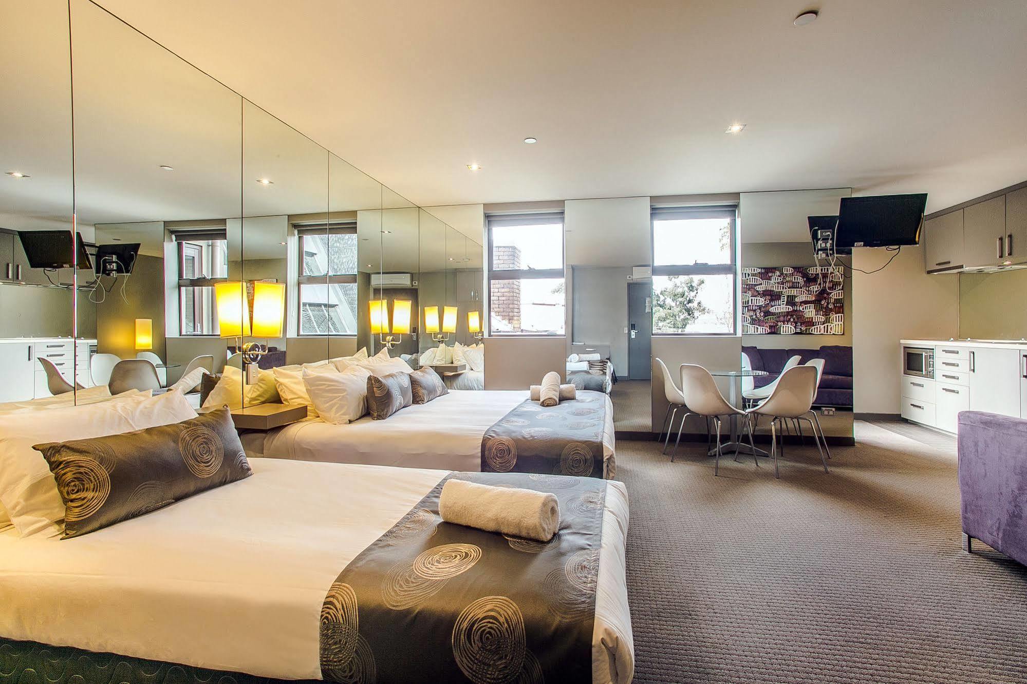 Melbourne Vivo Aparthotel Екстериор снимка